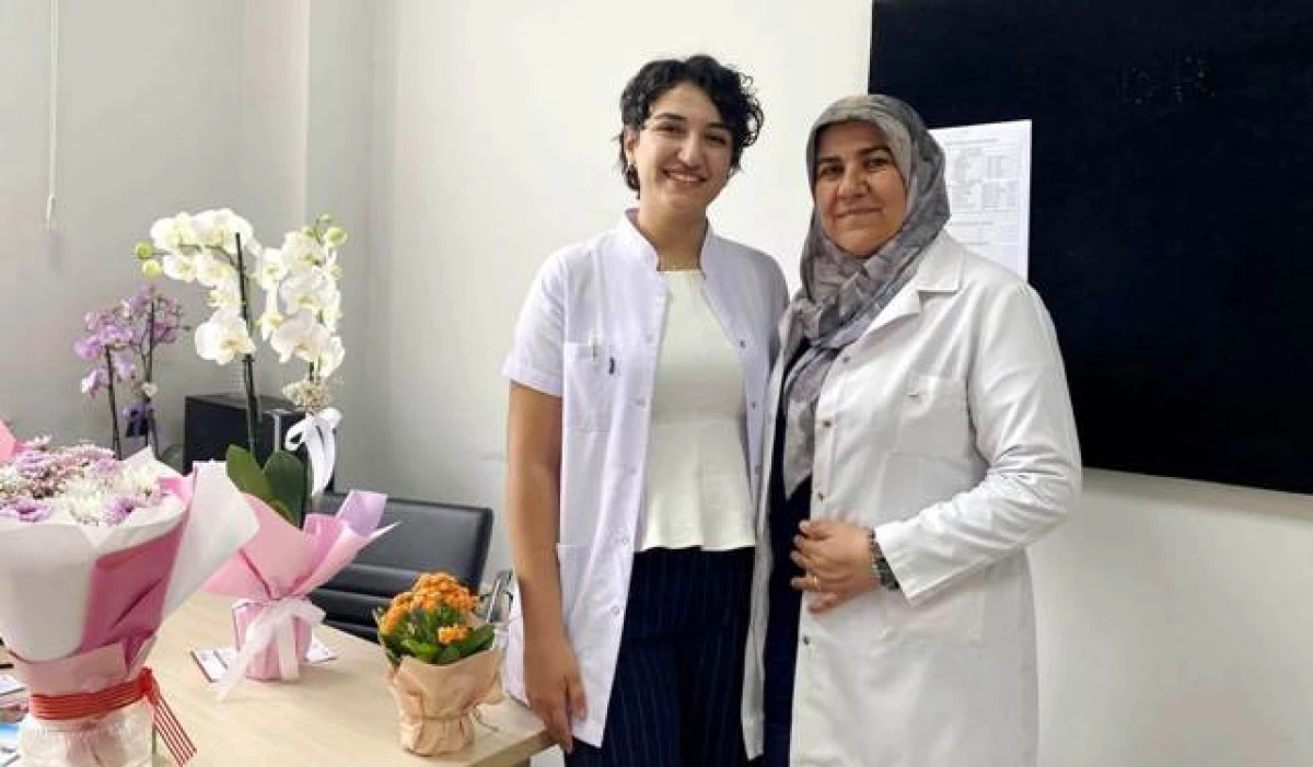 35 yıllık mesleki miras, yeni nesil bir hekimle aynı &ccedil;atı altında