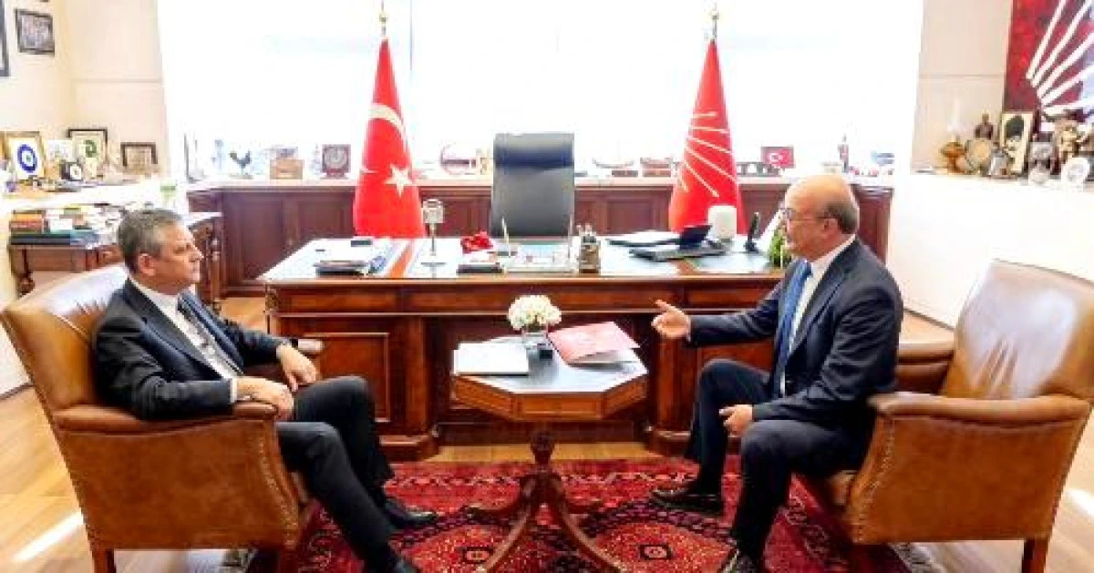 Akşehir belediye başkanı Köksal, CHP lideri Özgür Özel’i makamında ziyaret