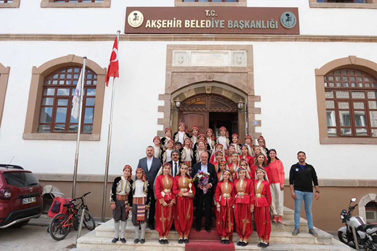 Akşehir halk oyunları milli gösteri topluluğuna seçildi!