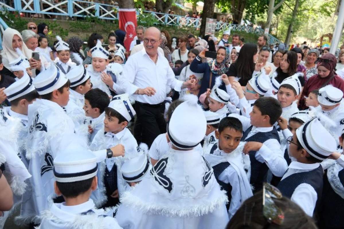 Akşehir&rsquo;de 92 &ccedil;ocuğun s&uuml;nnet coşkusu