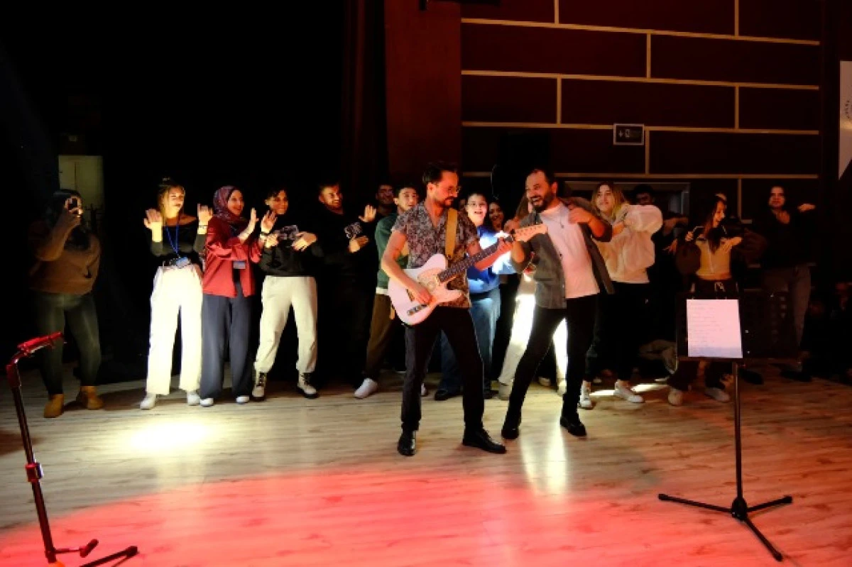 Akşehir&rsquo;de &Uuml;niversiteliler şenliği dolu dolu ge&ccedil;iyor 