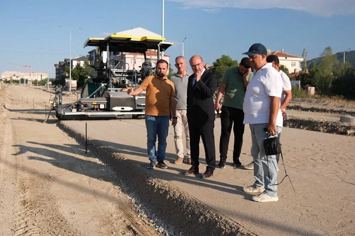 Akşehir’de yol çalışmaları hız kesmiyor
