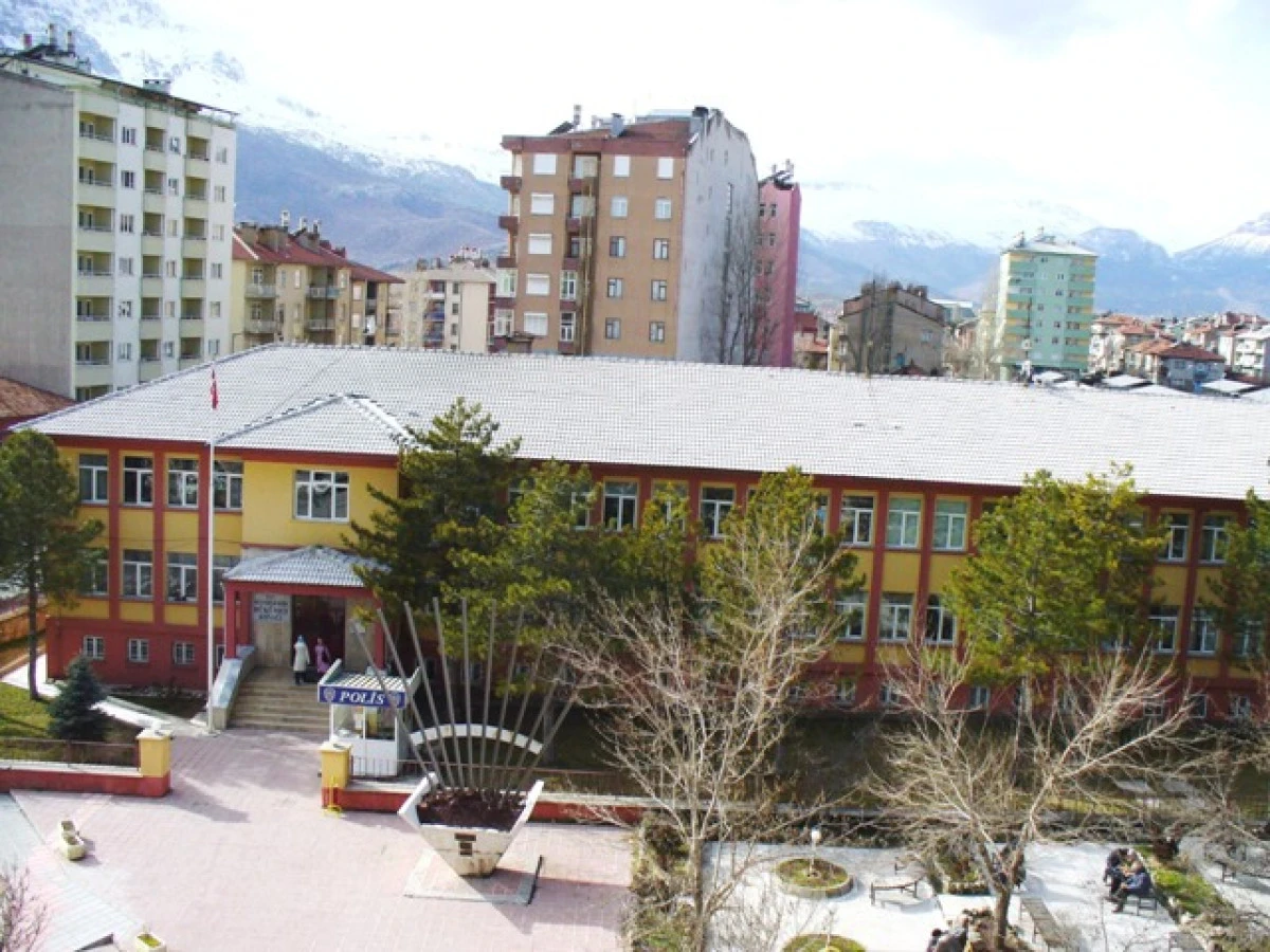 Al&uuml;minyum boksit madeni anıtı