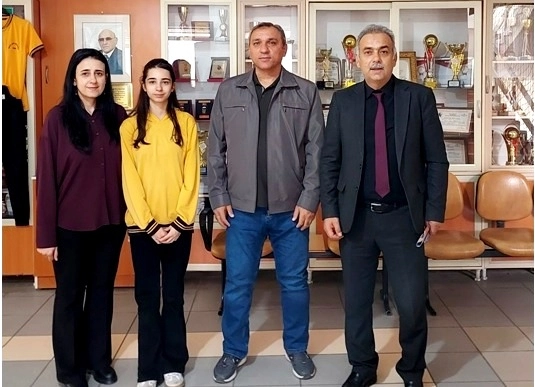 Alya Rana Aslan, T&uuml;rkiye genelindeki kompozisyon yarışmasında 3. oldu