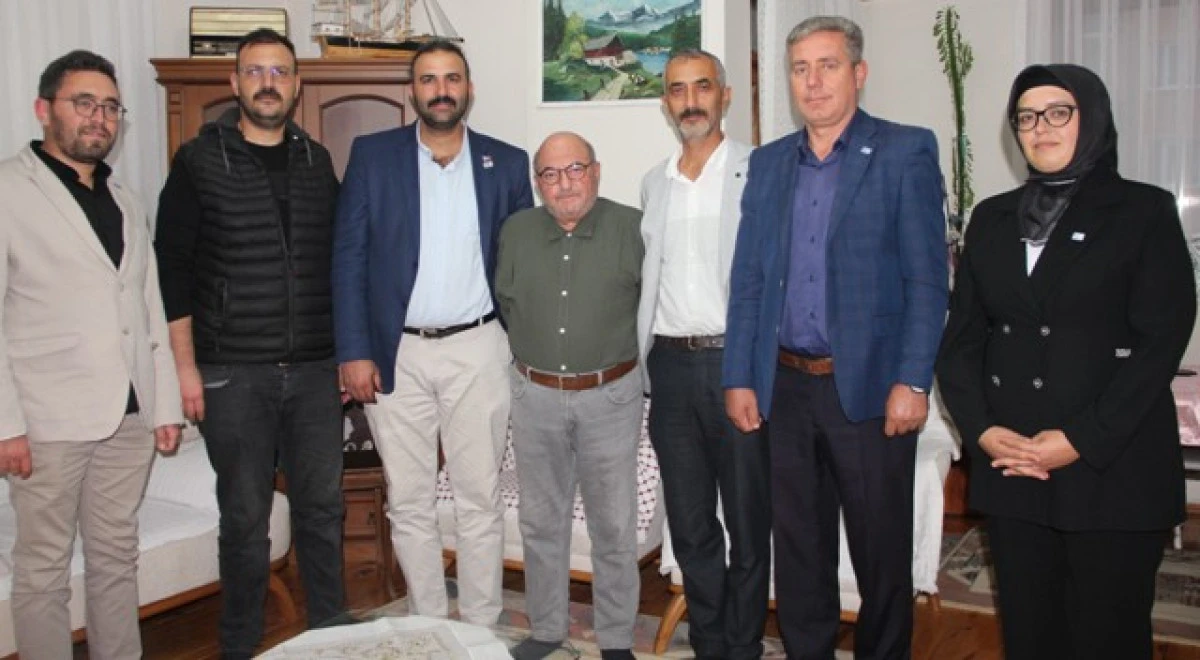 Anahtar Parti ilçe yönetiminden gazeteci Enver Haykır’a ziyaret