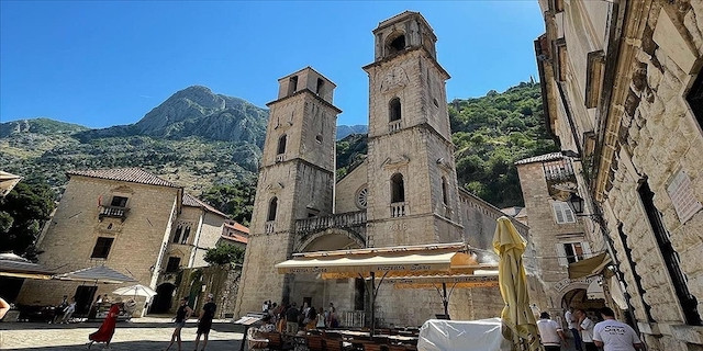 Balkanlar'ın ziyaretçilerini Orta Çağ'a götüren kent: Kotor