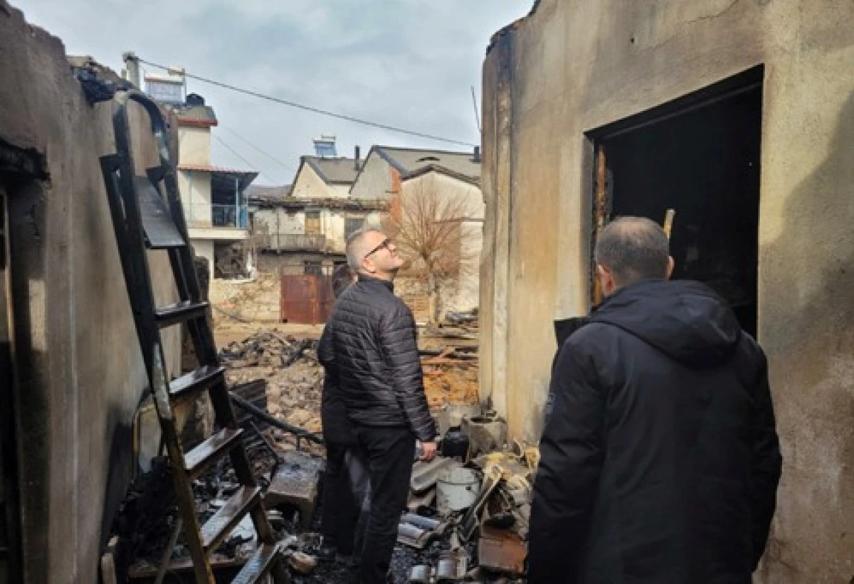 Başkan Ustaoğlu&rsquo;ndan evi yanan aileye ziyaret 