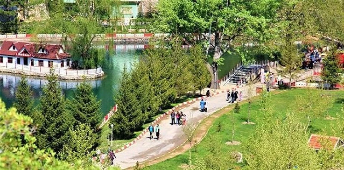 Bayram tatilinin adresi kuğulu park oldu