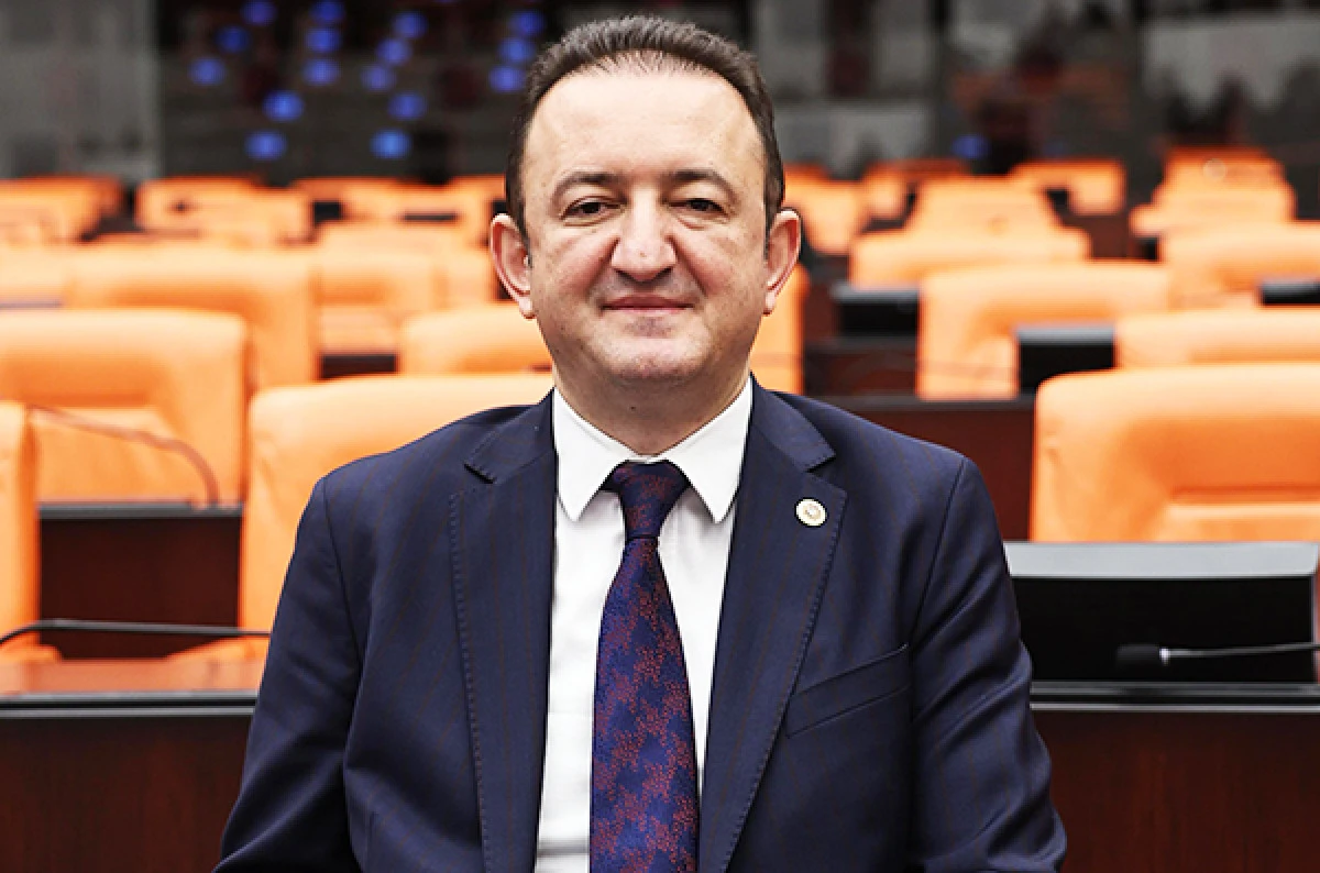 Bektaş, Mahmut Esat Anadolu Lisesi için meclis’e soru önergesi verdi