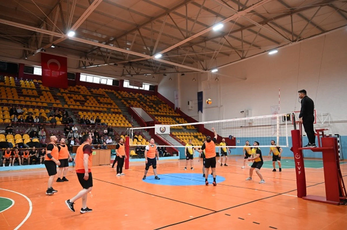 Belediye başkanlık voleybol turnuvası başladı 