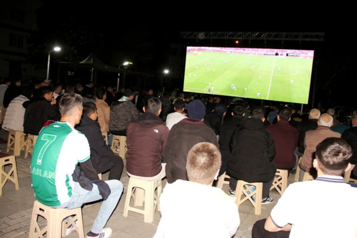 Belediye meydanında final heyecanı yaşandı
