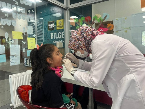 Bilgehane öğrencilerine diş taraması yapıldı
