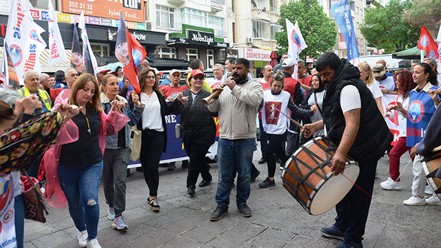 Birleşik kamu-iş, Konya’da 1 Mayıs’ı coşkulu kutladı 