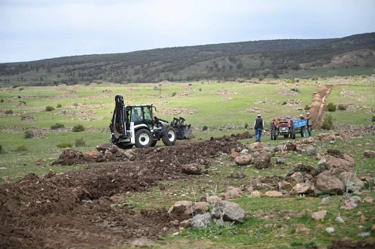 Çavuş mahallesinde 2.5 kilometrelik su hattı çalışmaları  