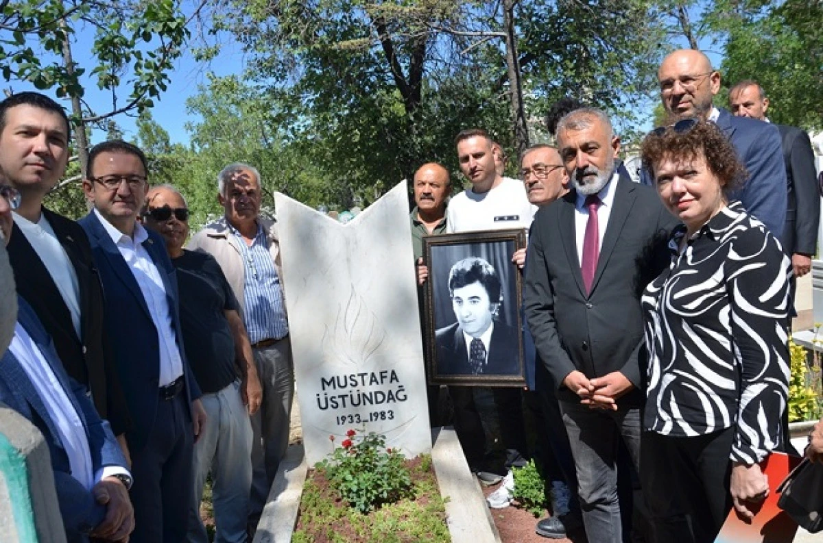 CHP, Mustafa Üstündağ’ı andı
