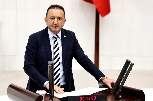 CHP'li Bektaş: Bug&uuml;n gazeteciler su&ccedil; işledikleri i&ccedil;in değil, yaptıkları i&ccedil;in yargılanıyor