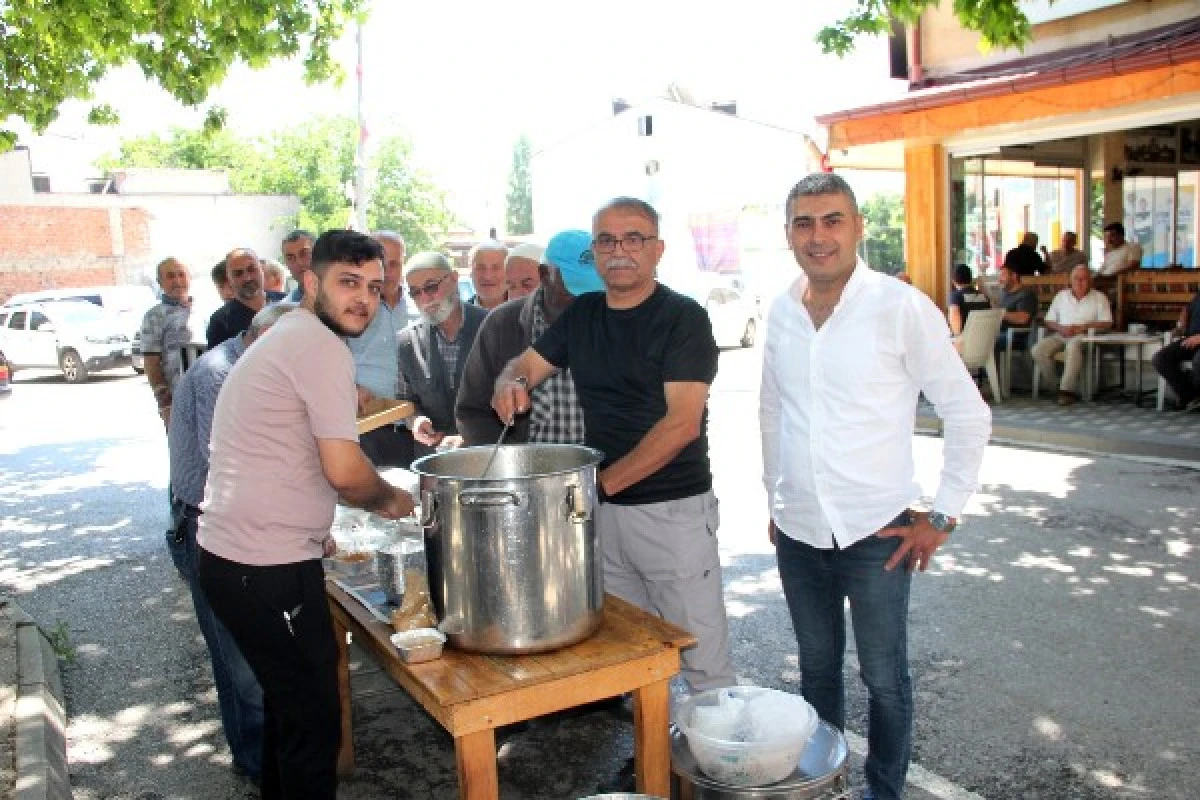 &Ccedil;ınaraltı &ccedil;ay ocağından geleneksel aşure ikramı: bereket ve kardeşlik sofrasında buluşma