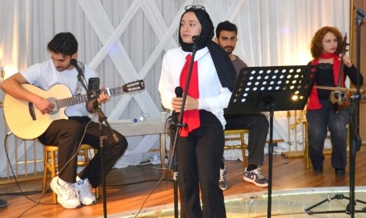 ÇYDD Konya şubesi Cumhuriyet bayramını kutladı