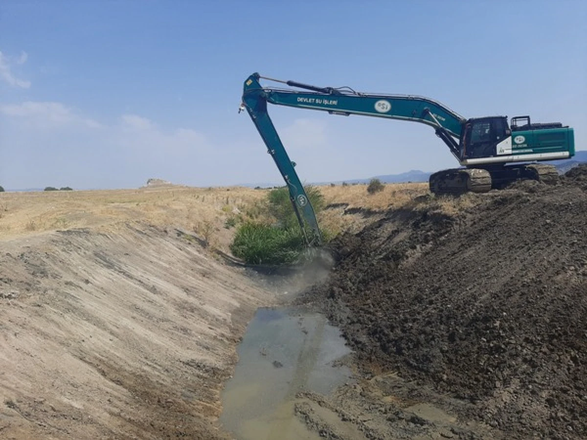 DSİ, Gölyüzü Köyündeki arazide kanal temizliğini tamamladı