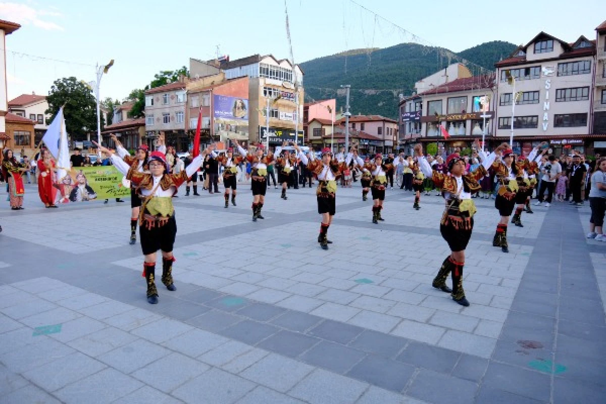 D&uuml;nyanın ortasından coşkulu başlangı&ccedil;: Anadolu&rsquo;nun t&uuml;m renkleri Akşehir&rsquo;de buluştu!