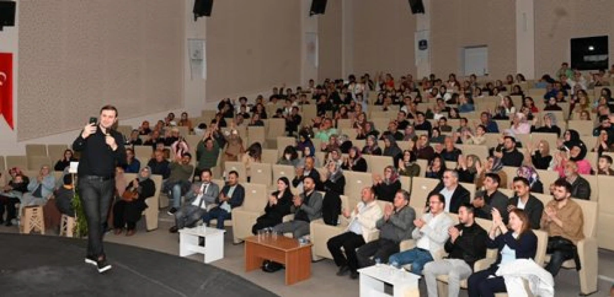 Efiloğlu, çocuklarımız dijital dünyanın tam kalbinde büyüyorlar