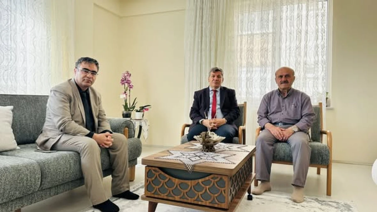 Emekli &ouml;ğretmenlere anlamlı ziyaret