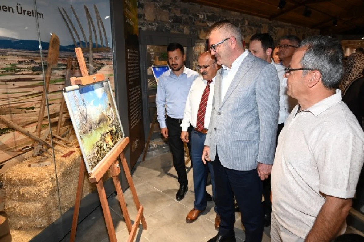 Fotoğraf sanat&ccedil;ısı Mustafa &Uuml;nal ilk kişisel sergisini a&ccedil;tı 