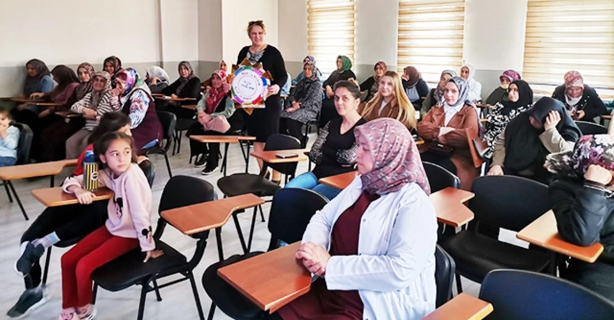 Halk Eğitim müdürlüğünde öğrenci velilerine, Aile Okulu kursu açıldı