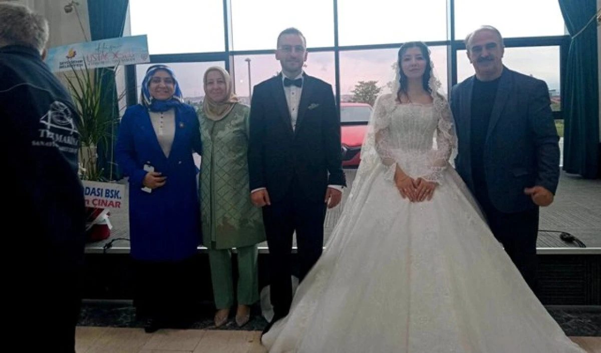 Harun T&uuml;fek&ccedil;i oğlunu evlendirdi: &Ouml;mer Tarık ve Dilara d&uuml;nya evine girdi