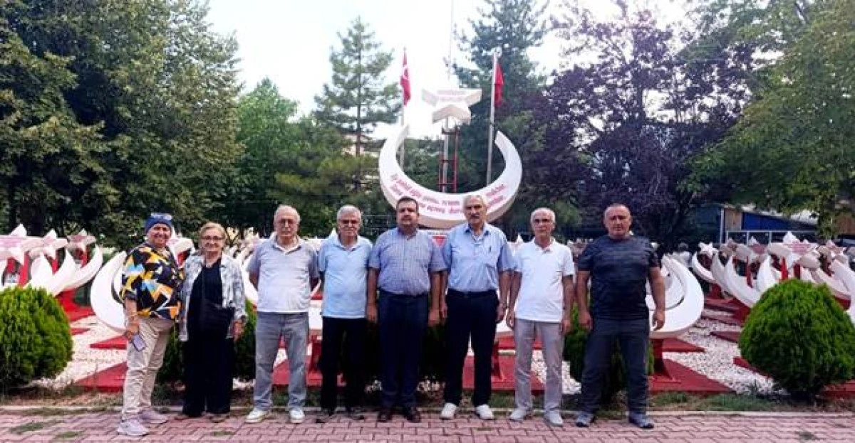 İYİ Parti'den gaziler ve şehit aileleri derneğine ziyaret