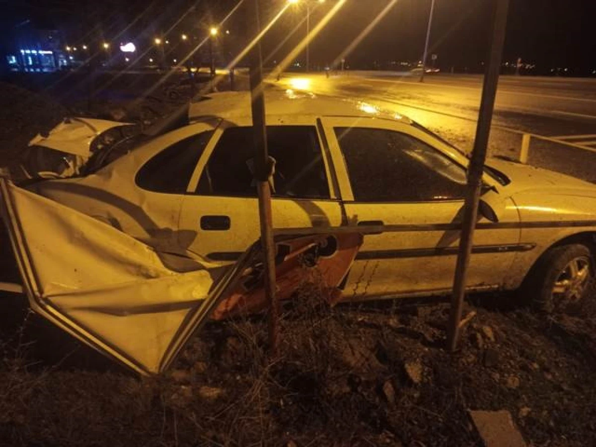 Kontrolden &ccedil;ıkan otomobil kaza yaptı bir kişi yaralandı