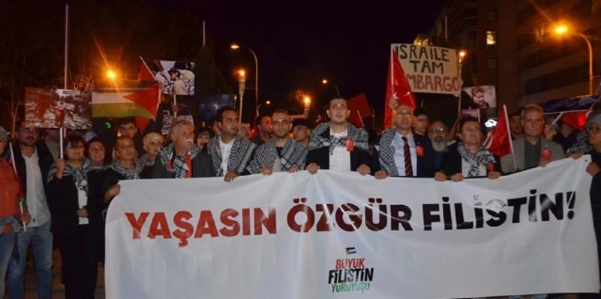 Konya CHP’den, meşaleli özgür Filistin yürüyüşü 