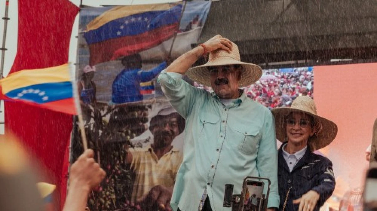 Maduro ve ka&ccedil;ırılan devlet başkanları