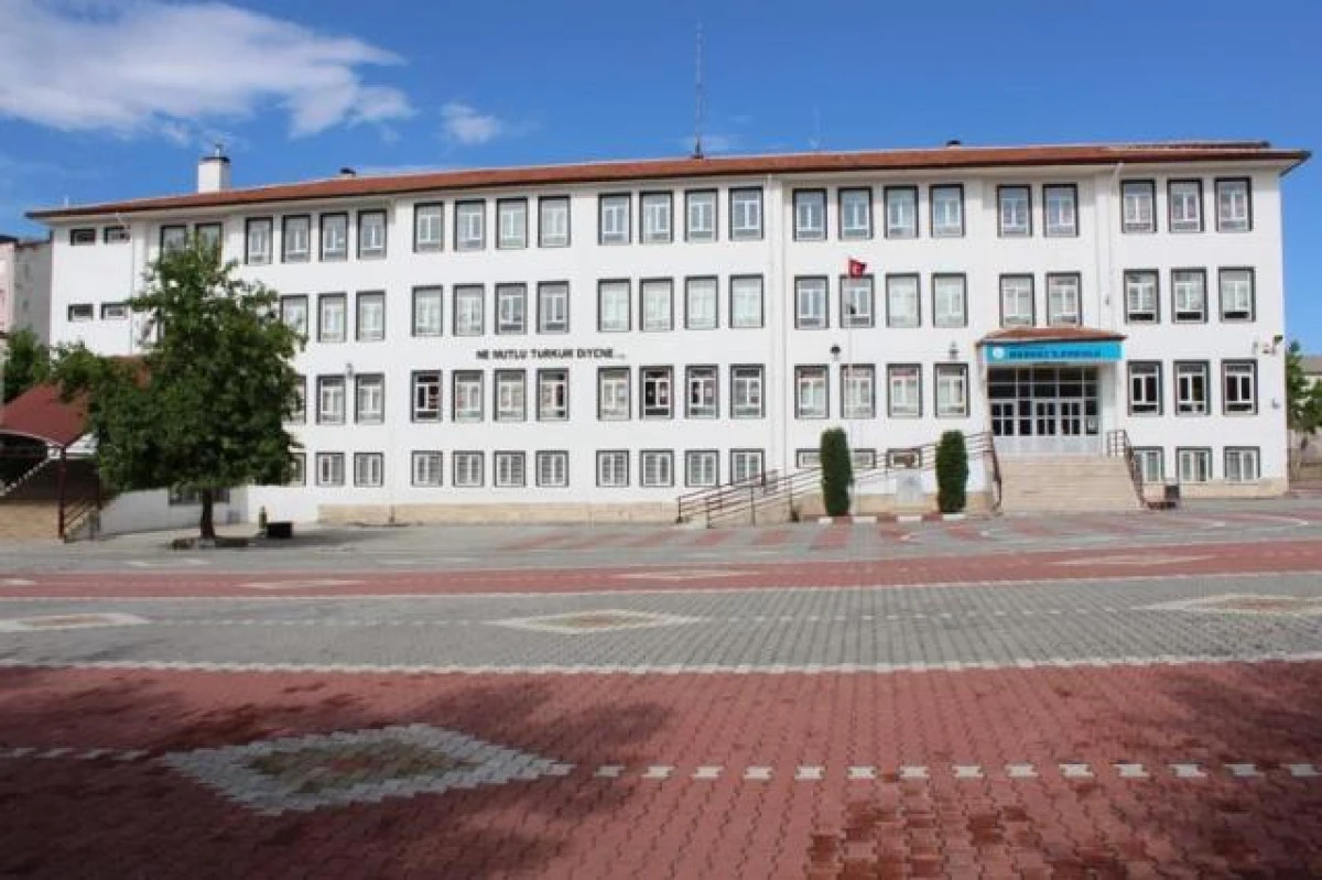 Merkez ilkokulu normal eğitime ge&ccedil;iyor