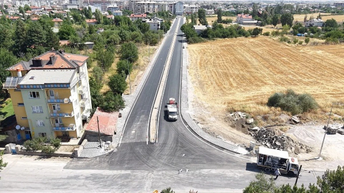 Muhsin Yazıcıoğlu caddesine 6 milyon yatırımla 2.300 ton asfalt kullanıldı