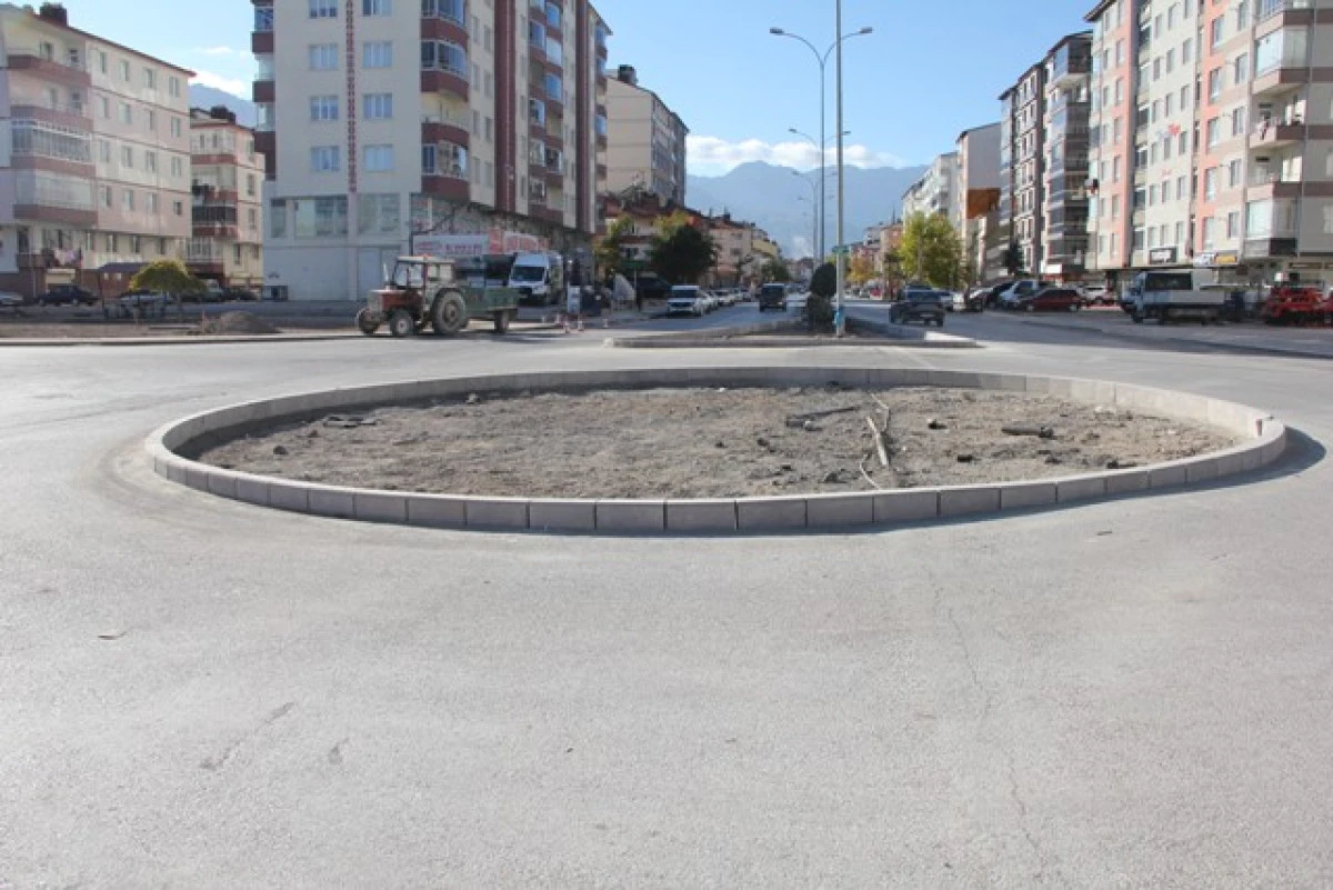 Necati Kalaycıoğlu caddesinde kavşak düzenlemesinde sona gelindi
