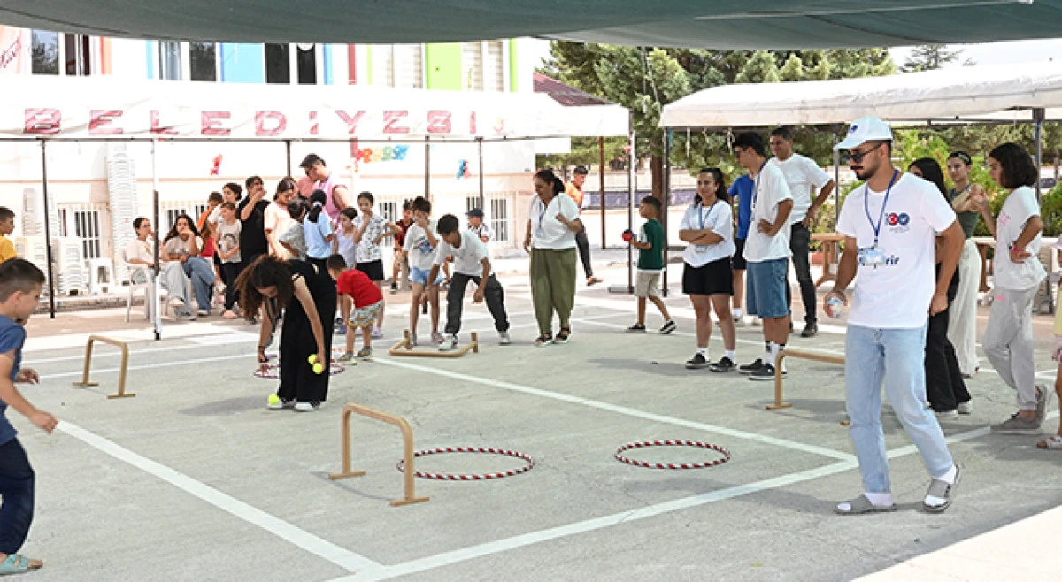 Ortakaraören hanönü meydanı bilimle, sanatla, müzikle şenlendi