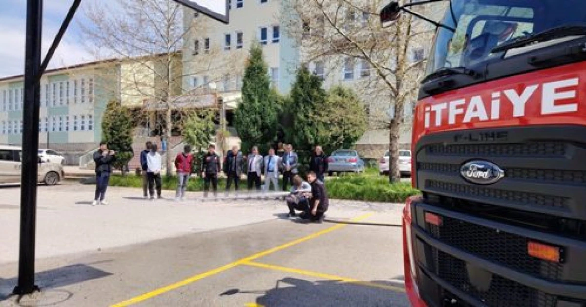 &Ouml;zel eğitim &ouml;ğrencilerine itfaiyeden bilin&ccedil;lendirme eğitimi