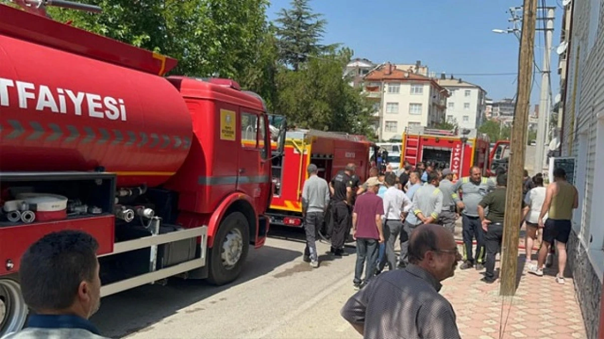 Özkan apartmanında çıkan yangında dört kişi yaralandı