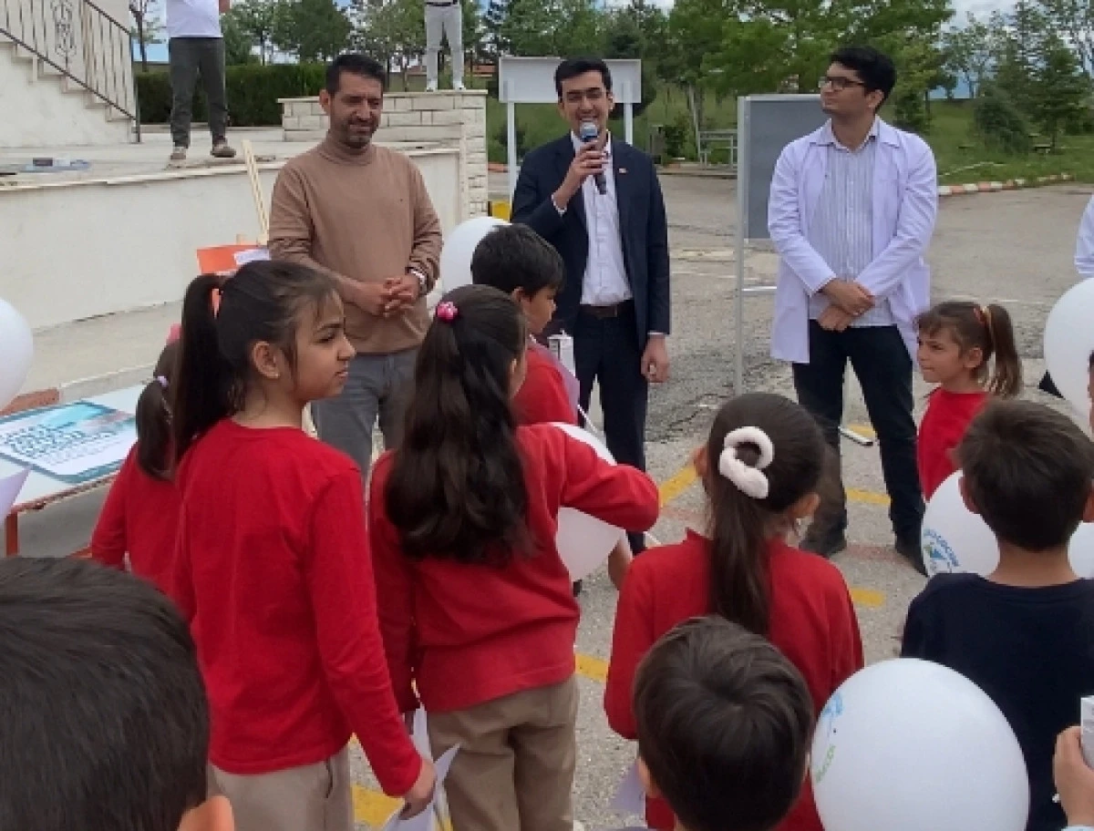 Sel&ccedil;uklu ilkokulunda &ldquo;sağlıklı &ccedil;ocuk, sağlıklı gelecek&rdquo; etkinliği