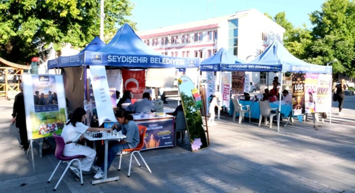 Seydişehir belediyesi 670 &ouml;ğrenciye &uuml;cretsiz tercih danışmanlığı yaptı