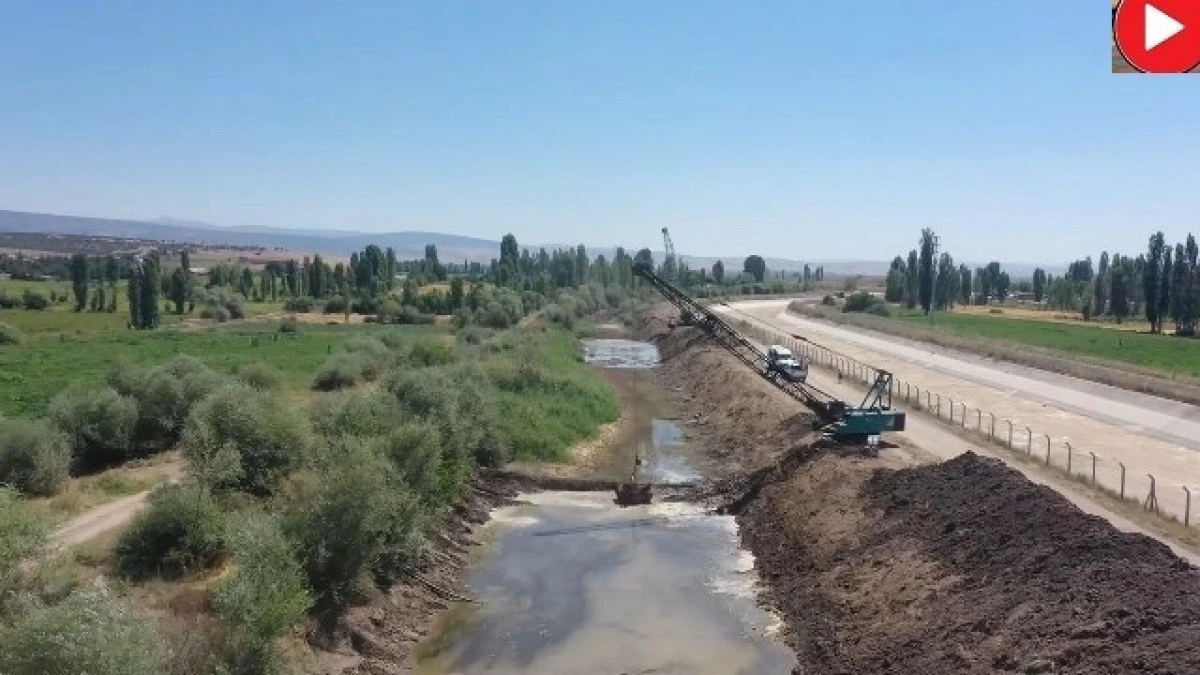 Seydişehir BSA Kanalı'nda taşkın &ouml;nleme &ccedil;alışmaları s&uuml;r&uuml;yor