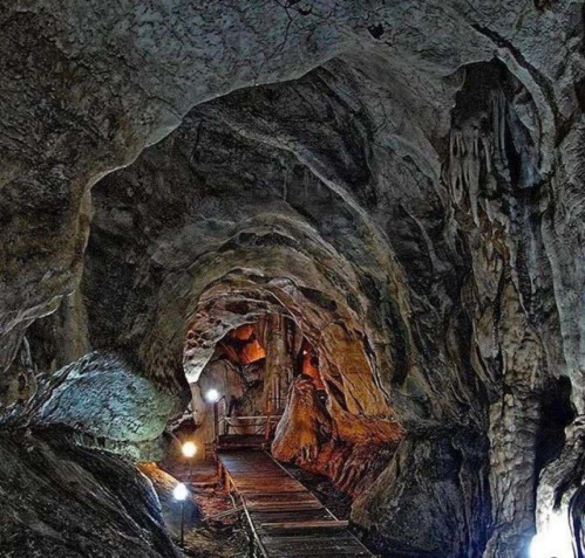 Seydişehir turizminin g&ouml;zde mekanı: Tınaztepe Mağarası