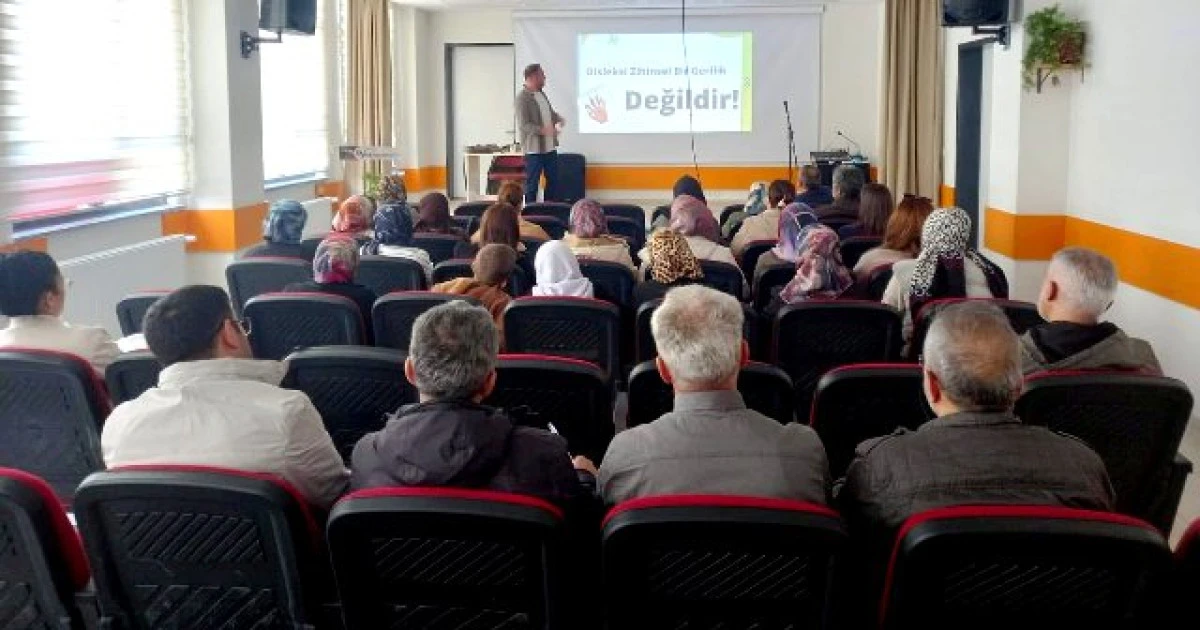 Seydişehir&rsquo;de disleksi konulu konferansa yoğun ilgi