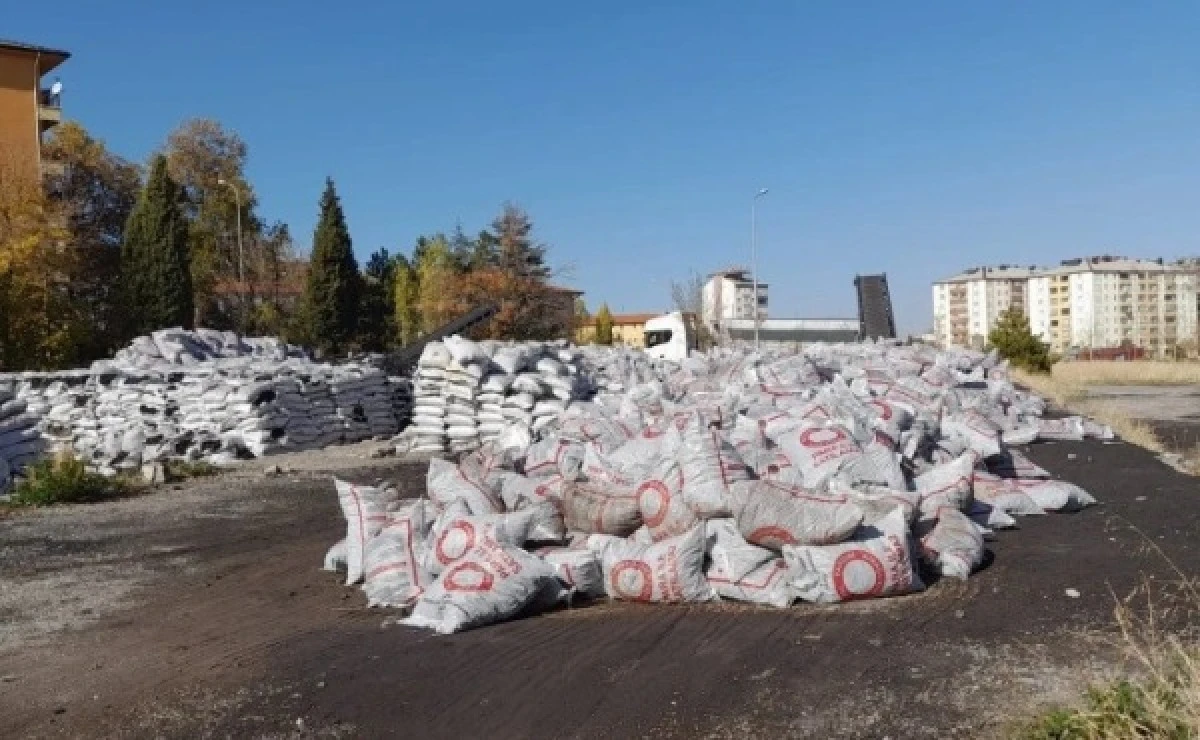 Seydişehir’de ihtiyaç sahibi ailelere yakacak yardımı yapıldı