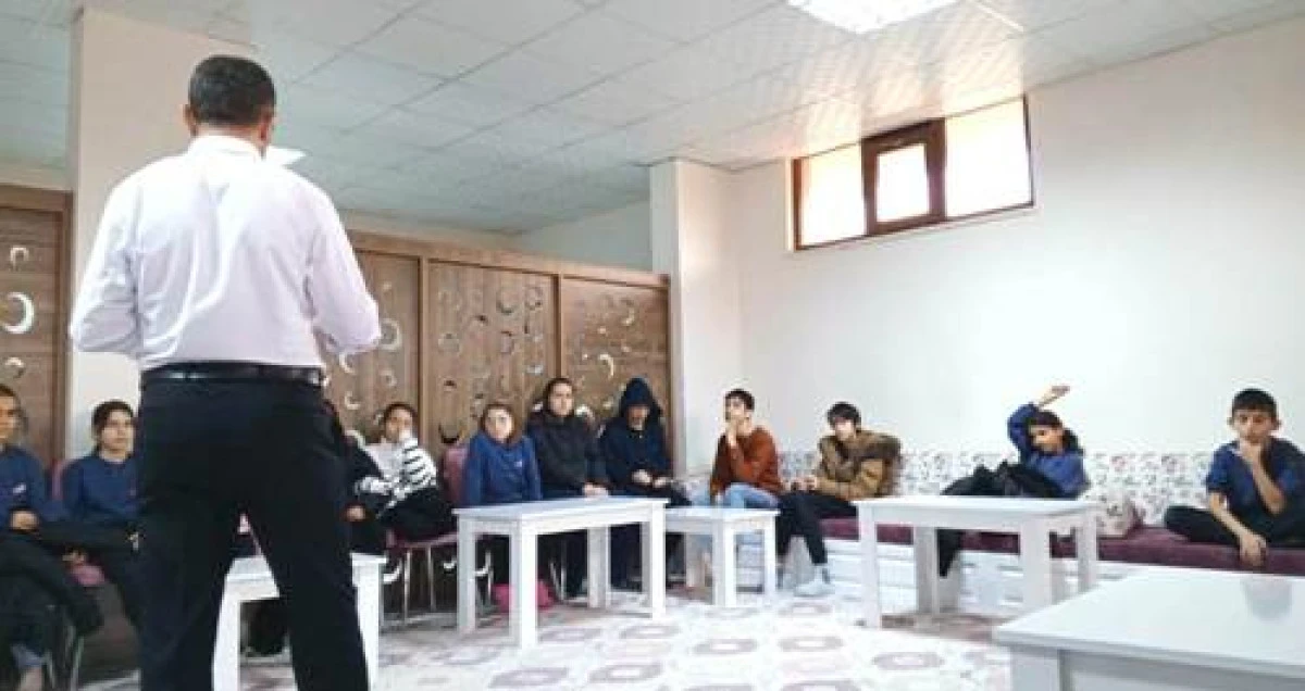 Seydişehir’de öğrencilere doğu Türkistan gerçeği anlatıldı