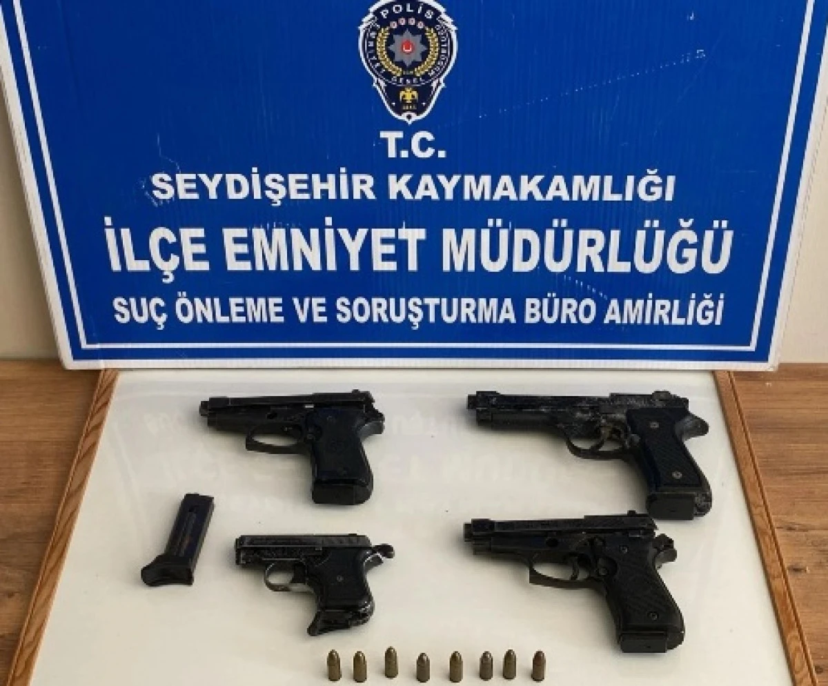 Seydişehir&rsquo;de ruhsatsız silah operasyonu: 4 tabanca ele ge&ccedil;irildi