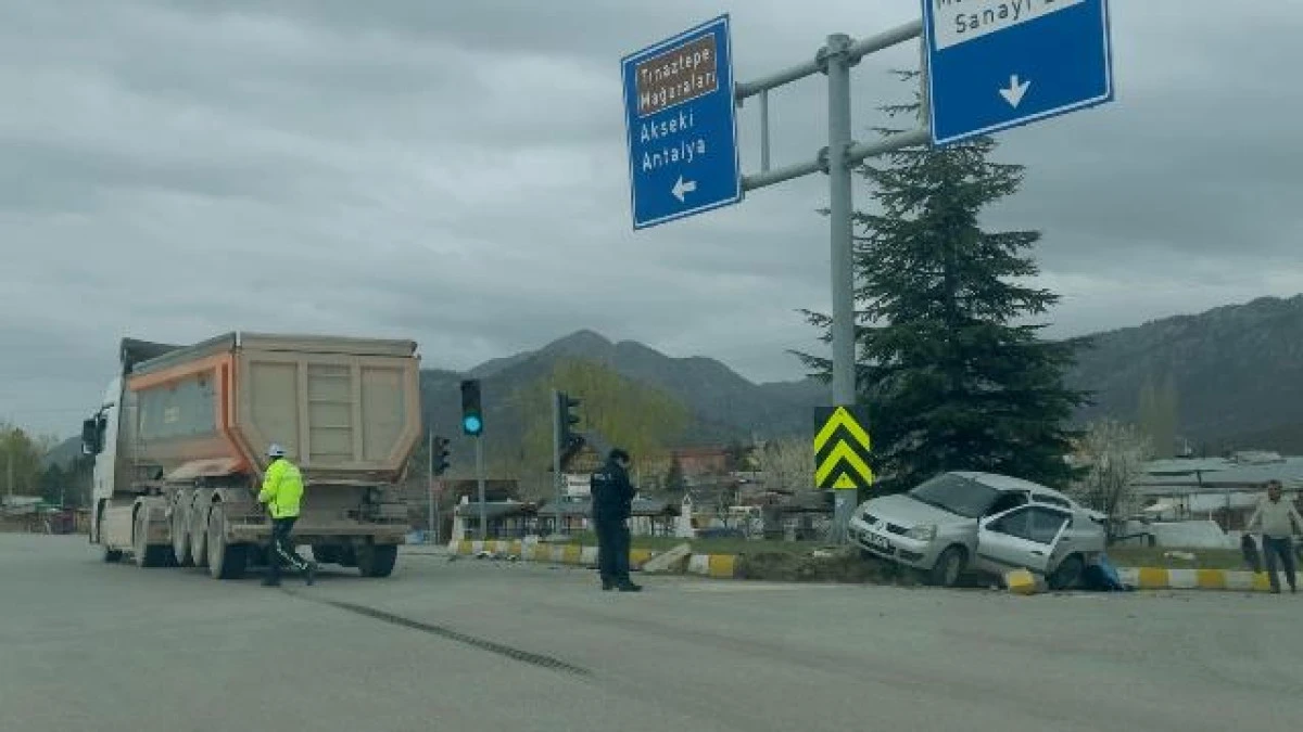 Seydişehir&rsquo;de trafik kazası ucuz atlatıldı: Ara&ccedil;ta maddi hasar oluştu