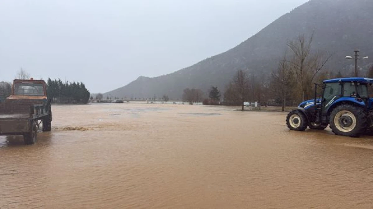 Seydişehir&rsquo;de yağış alarmı: Belediye ekipleri sahada