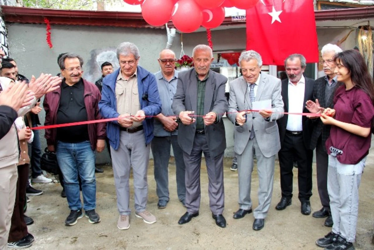 Seydişehir&rsquo;e ezgili bir soluk: T&uuml;rk&uuml;lerin duvara değil g&ouml;n&uuml;llere asıldığı mek&acirc;n a&ccedil;ıldı